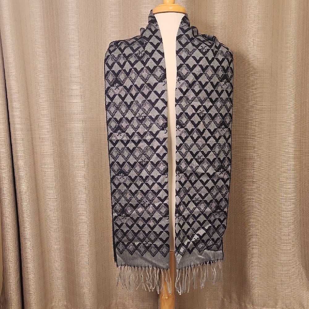 NWT Perry Ellis Black and Gray Geometric Scarf